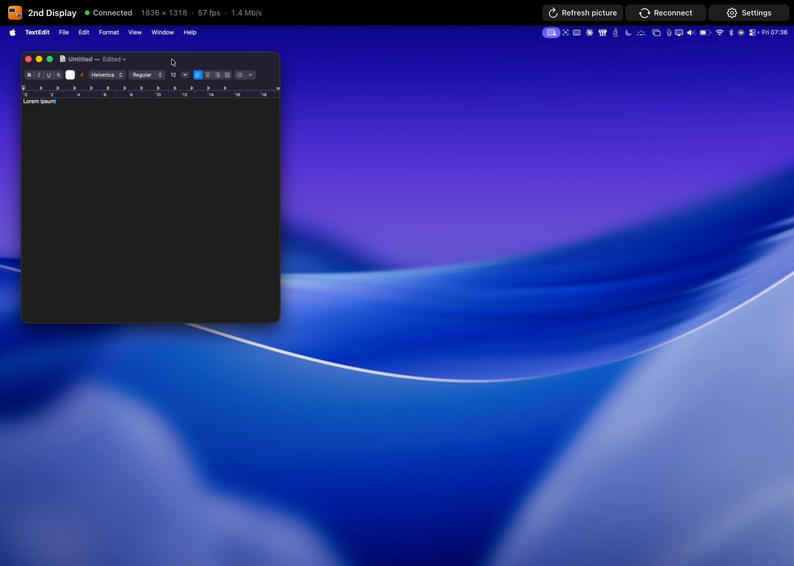 A text document on the extra screen, with the 2nd Display control bar showing live connection stats